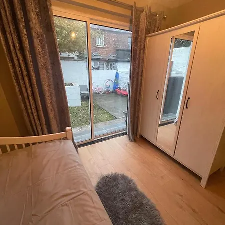 Great House In Centre With All Amenities *