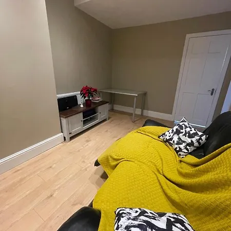 Great House In Centre With All Amenities 公寓