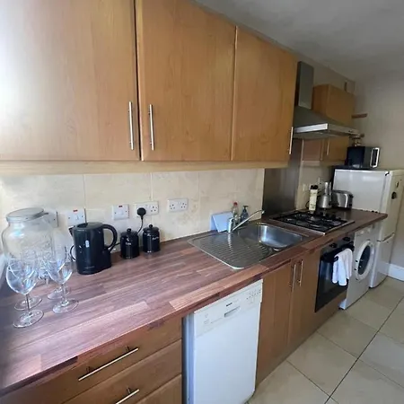 Great House In Centre With All Amenities